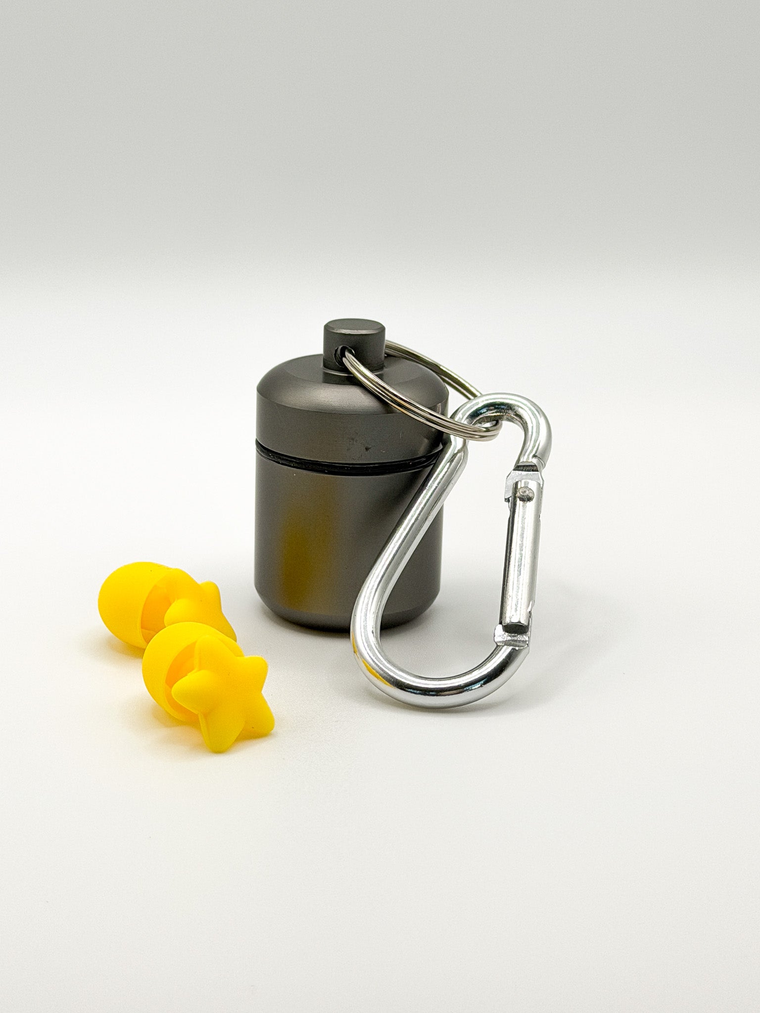 Metal Capsule Case with Carabeaner